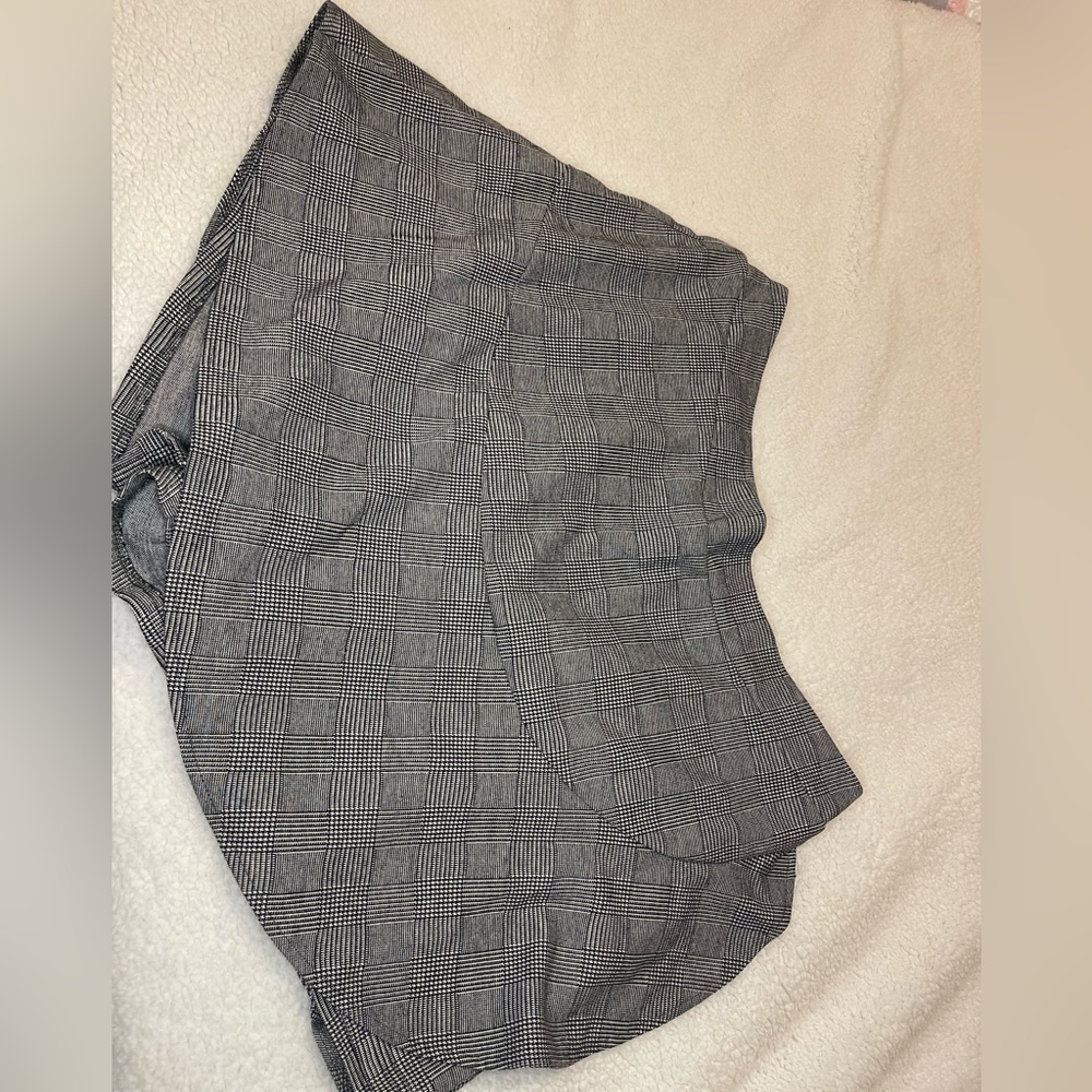 CCX by city chic black and white plaid 22w skort